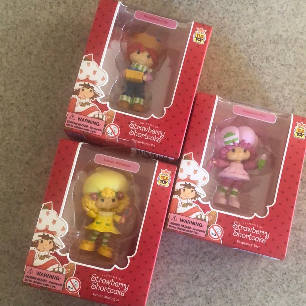 NWT Lot of 3 CheeBee Strawberry Shortcake Mini Figures